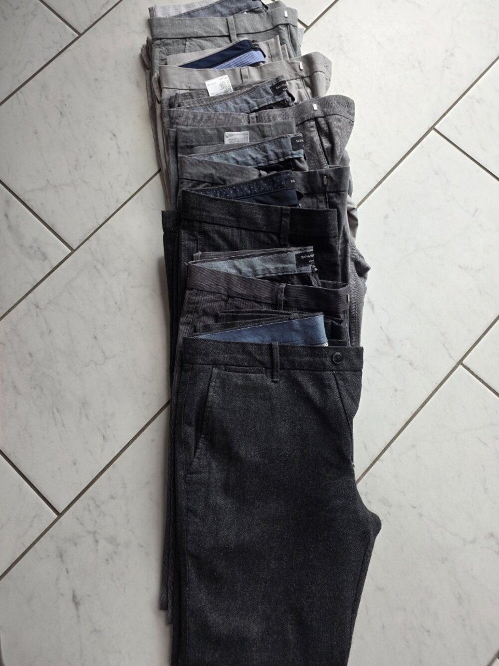 27 PAIR OF MENS 32/33 BANANA REPUBLIC CHINO & SLACKS - Picture 4 of 6